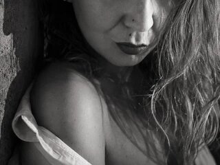 Lovely-Luci